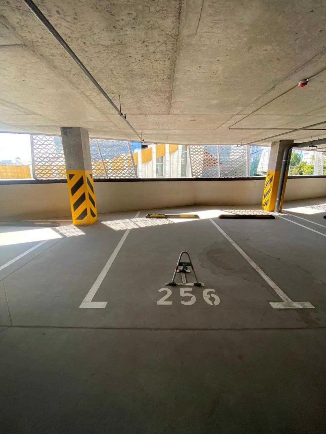 New Apart Lesi Ukrainky Blvd And Olimpiyska And Kreshchatyk And Manhattan City With Parking Kiev Dış mekan fotoğraf